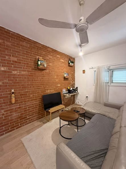 4 room rental in Old North
