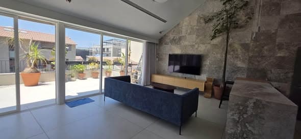 4 room rental in Neve Tzedek