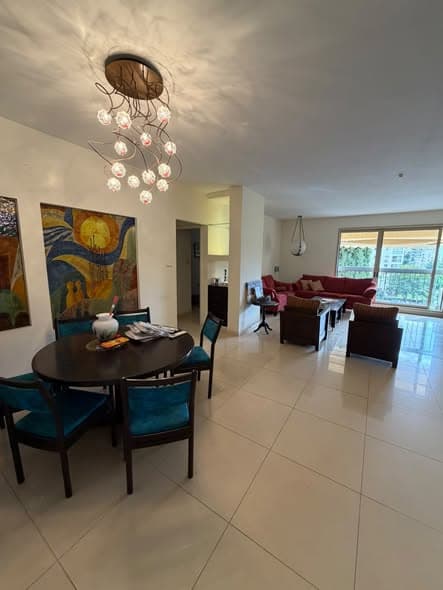 5 room rental in Ramat Aviv